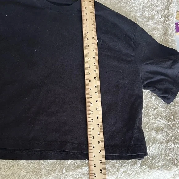 The North Face Women's Navy Short Sleeve‎ Tee - Picture 5 of 9